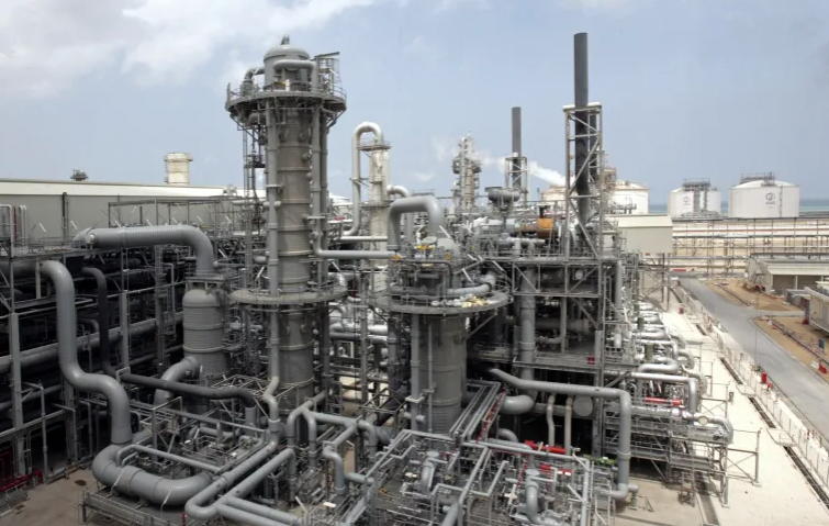 India Cuts LNG Supplies as Qatar Halts Production Amid Middle East Conflict