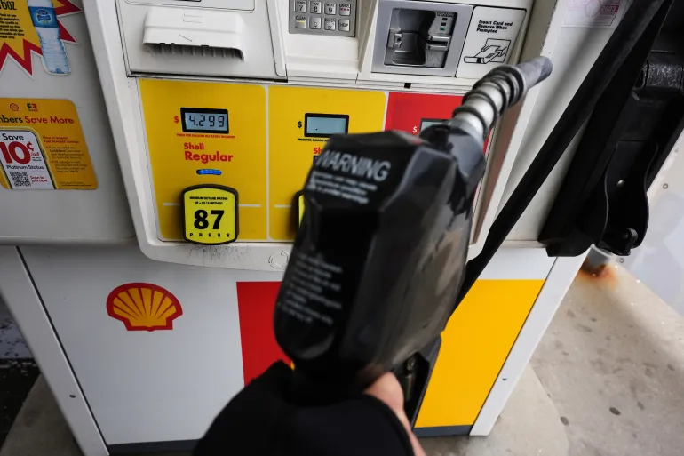 Oil Prices Remain Flat as Trump’s Strait of Hormuz Plan Fails to Calm Markets