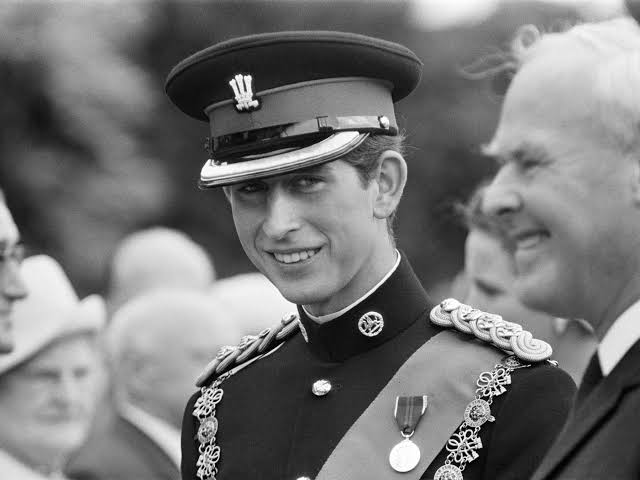 King Charles Holds Holyroodhouse Summit with Senio