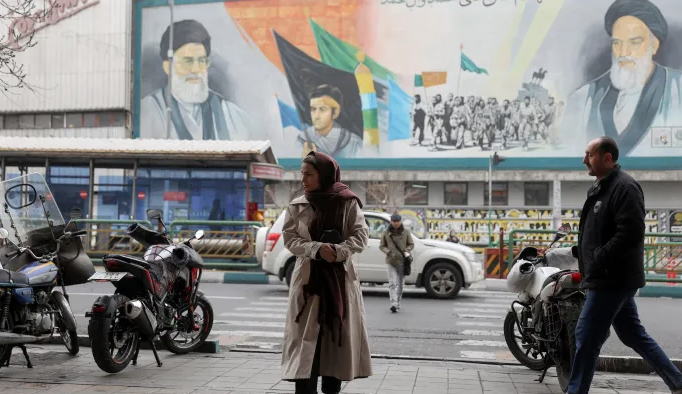 Iran Arrests Reformist Figures Amid Protests and U