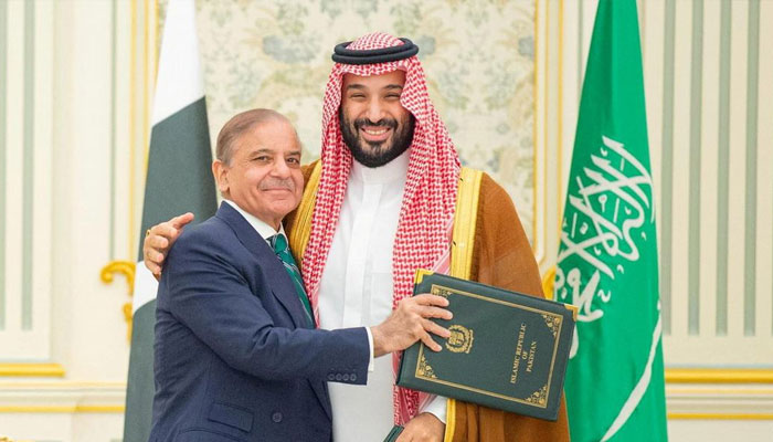 Pakistan Seeks Long-Term $10B Economic Support fro