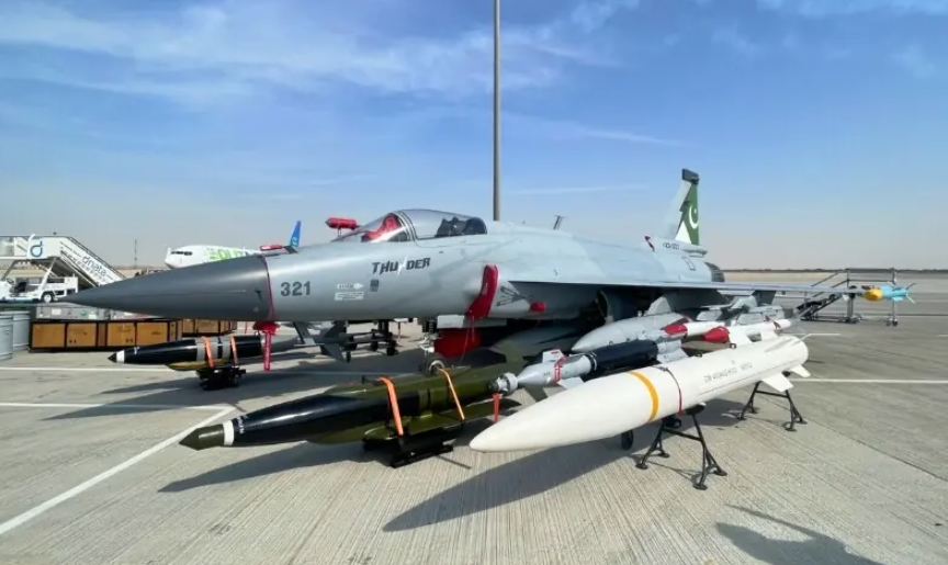 Iraq Shows Interest in Pakistan’s JF-17 Thunder During PAF Chief Visit