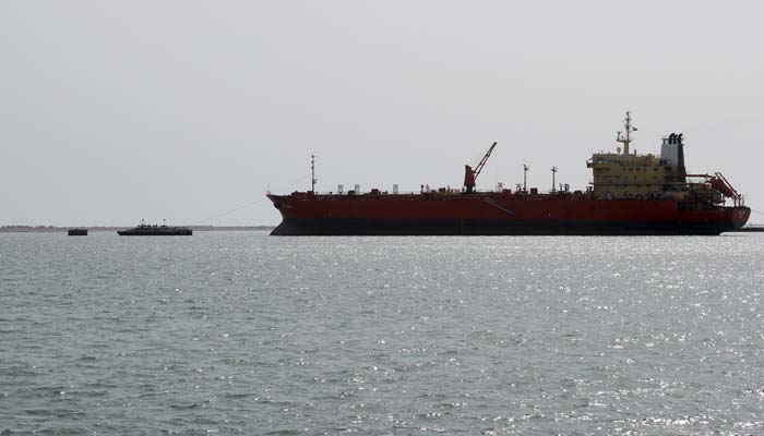 Pakistan Diverts Oil Imports via Red Sea Amid Stra