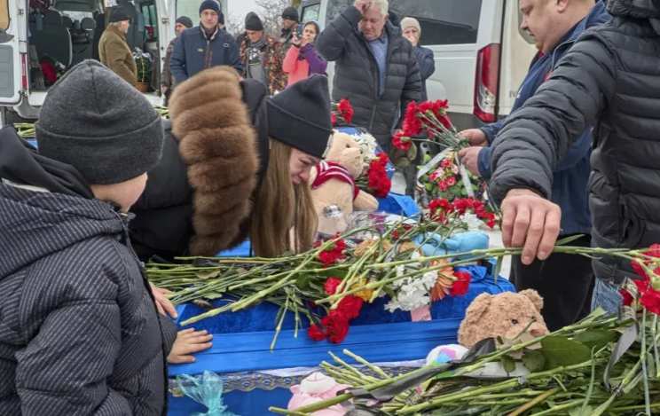 Drone Strikes Kill Civilians in Ukraine and Russia Amid Stalled Peace Talks