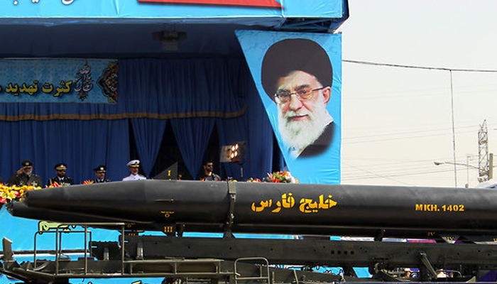 Iran Warns US, Shows Military Strength in Strait of Hormuz Drills