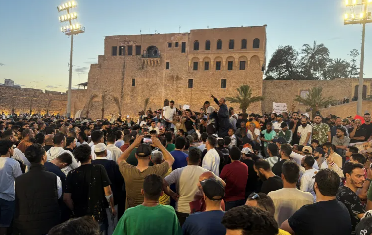 Libya Ministers Quit as Protests and Violence Escalate in Tripoli