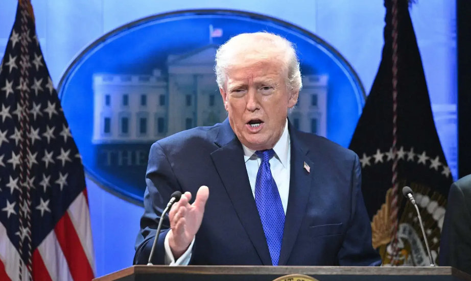 Trump Criticizes Supreme Court After Tariff Ruling, Signals New Trade Measures