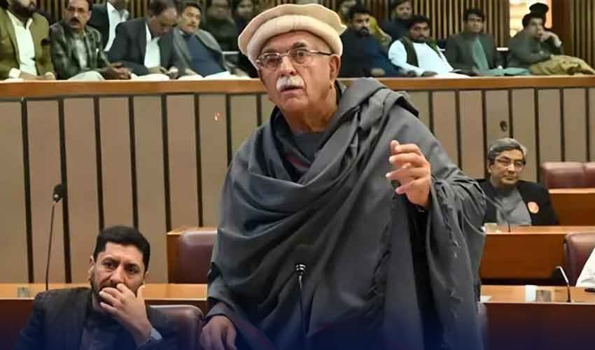 Opposition Leader Achakzai Calls for Negotiations 
