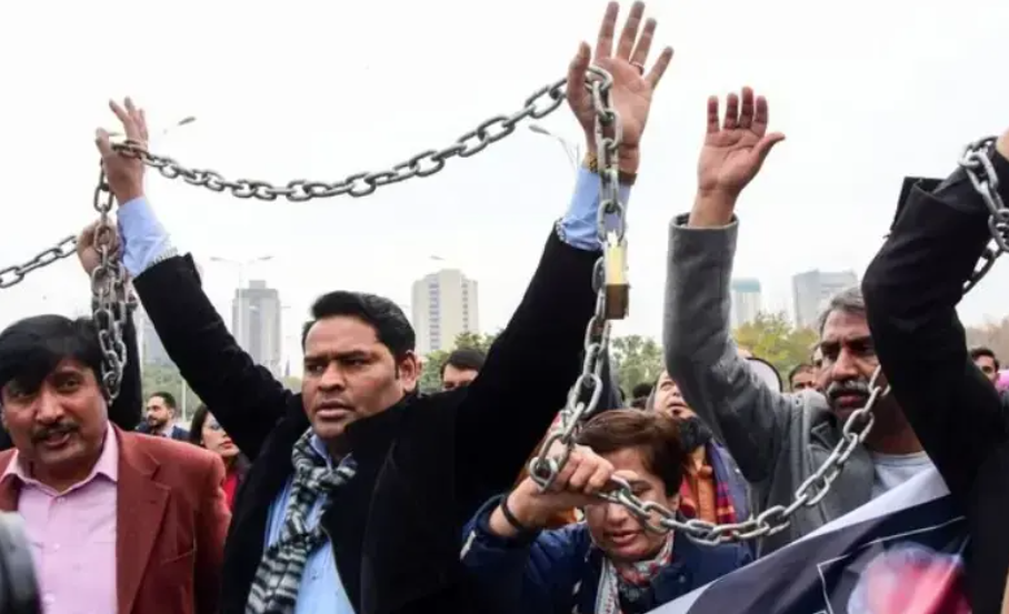 Global Media Groups Urge Pakistan to Protect Press Freedom, Release Detained Journalists