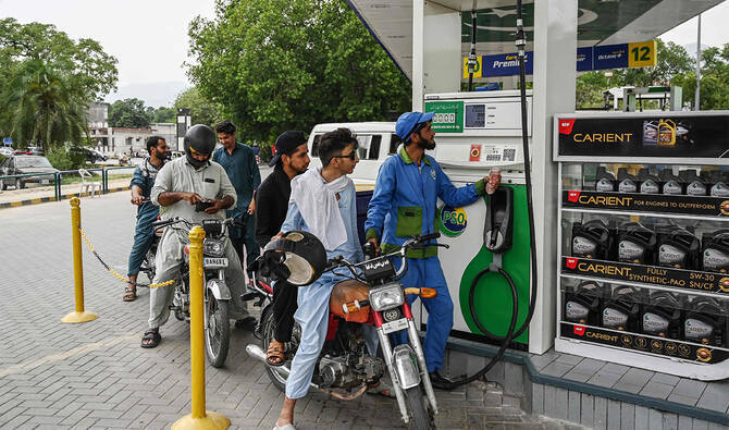 Crude Tumbles Below $100: Global Oil Prices Plummet 6% on Hopes of Historic U.S.–Iran Peace Deal