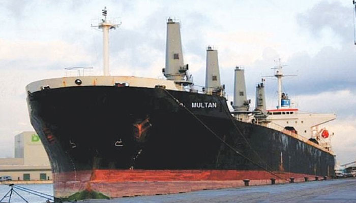 Iran Allows Two Pakistani Ships to Transit Strait of Hormuz Amid Regional Tensions